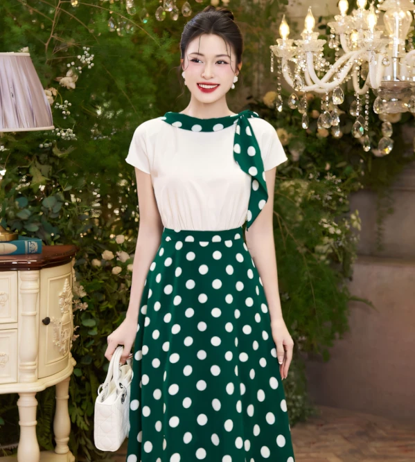 Tuyết White